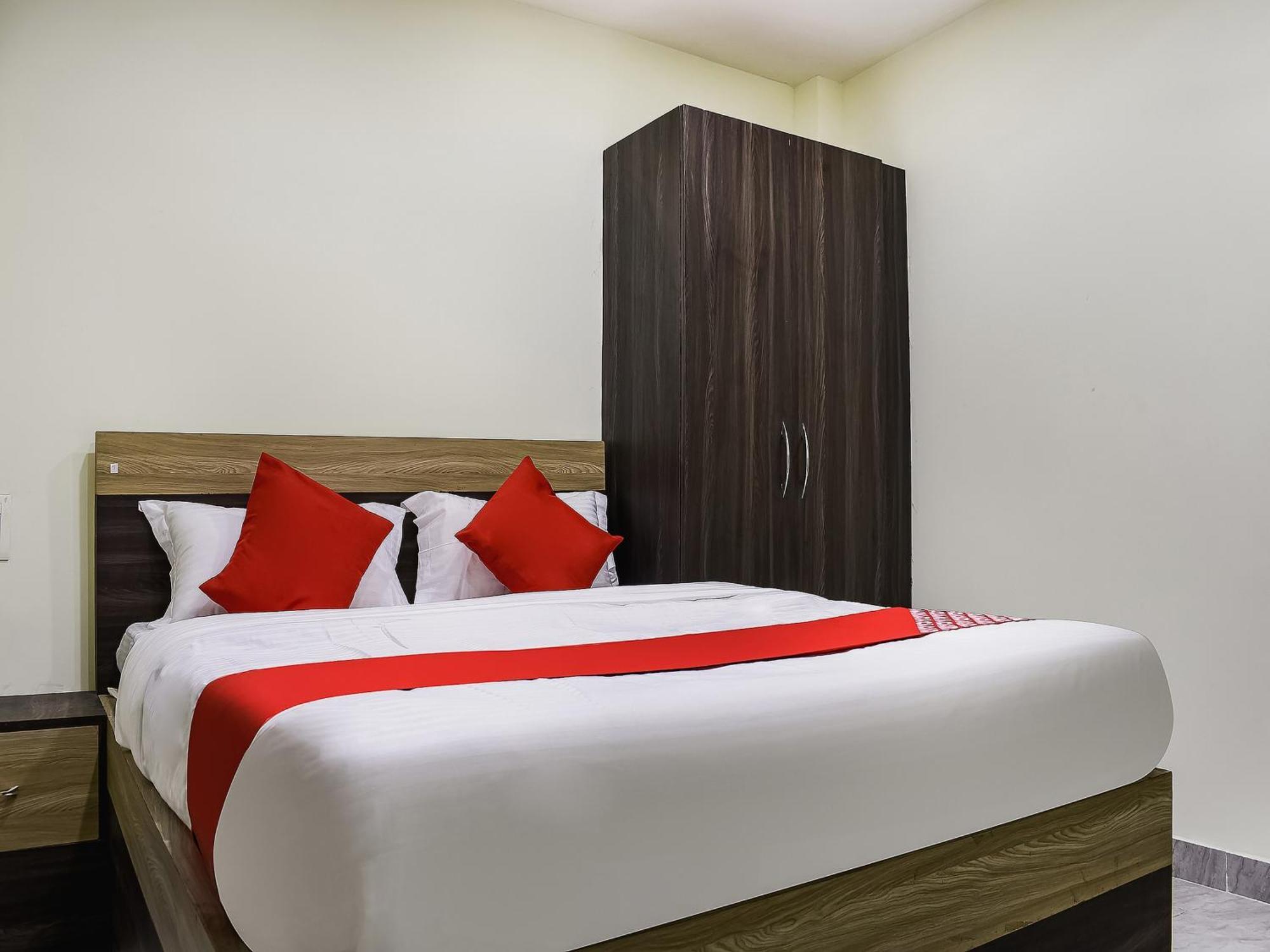 Hotel O S&H Residency Khandagiri Exterior photo